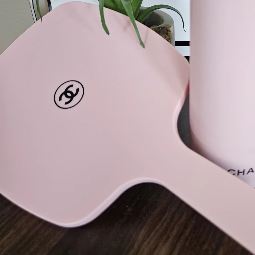 Chanel Makeup Soft Pink Hand Mirror with Box - Picture 1 of 5